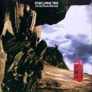 El texto musical THE MOON TOUCHES YOUR SHOULDER de PORCUPINE TREE también está presente en el álbum Sky moves sideways (1995)