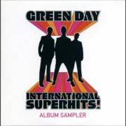 El texto musical WHEN I COME AROUND de GREEN DAY también está presente en el álbum International superhits! (2001)